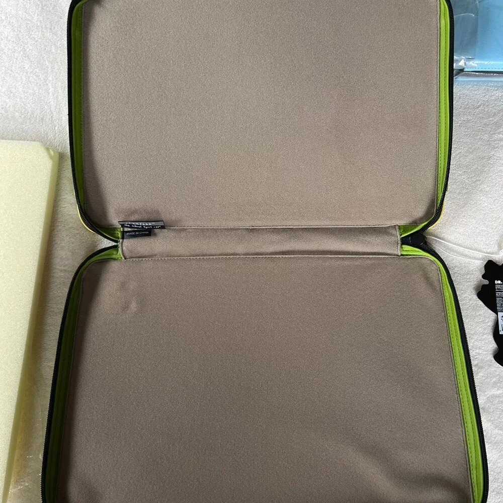 NWT vintage Crumpler (Australian) 'The School Hymn' 17